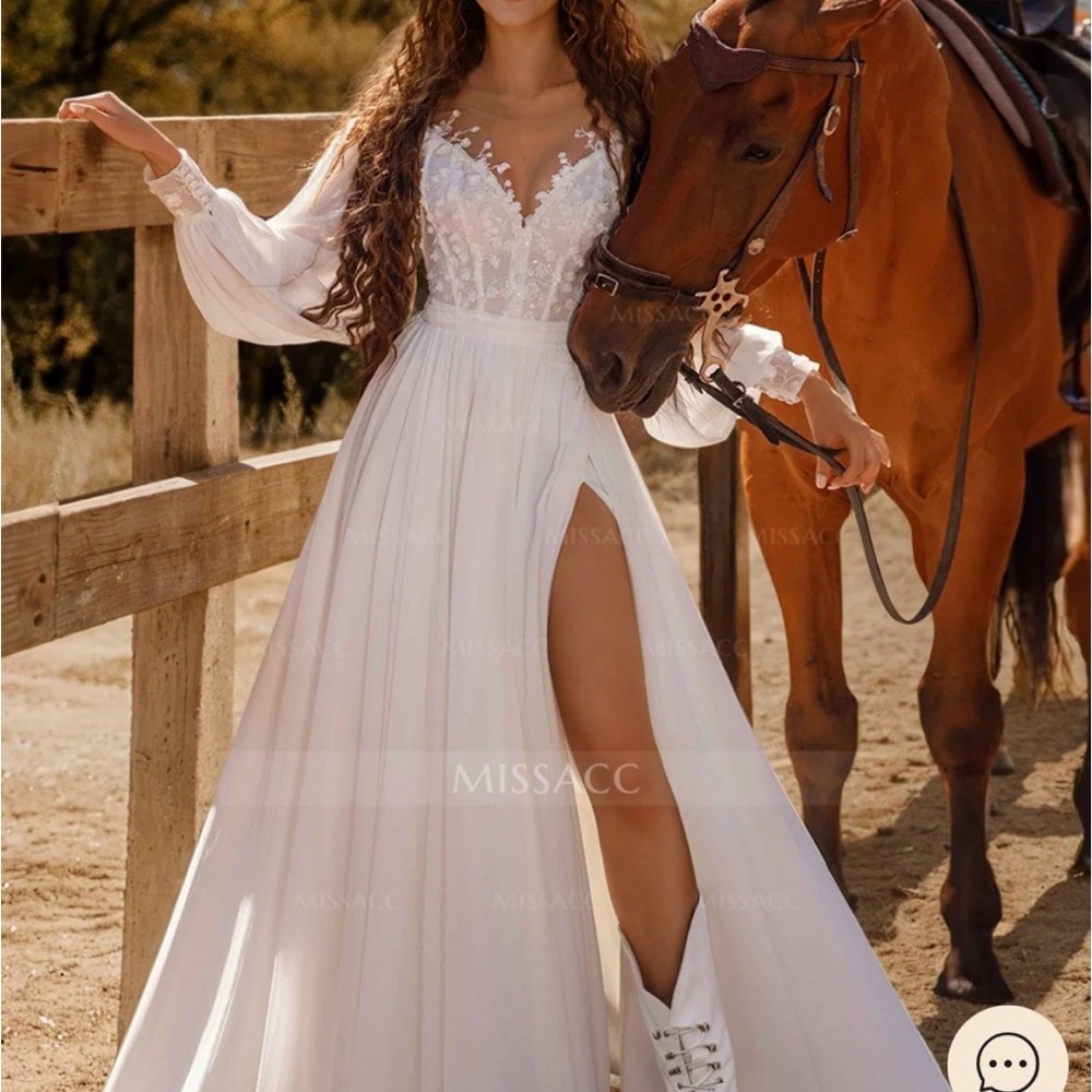 Elegant White Wedding Dress with Lace Never Worn